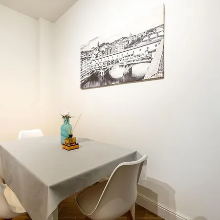 Modern Two-room Near Station And Airport Apartment *